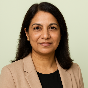 Aisha Malik – Operations Head, The Bloom Café, Dubai